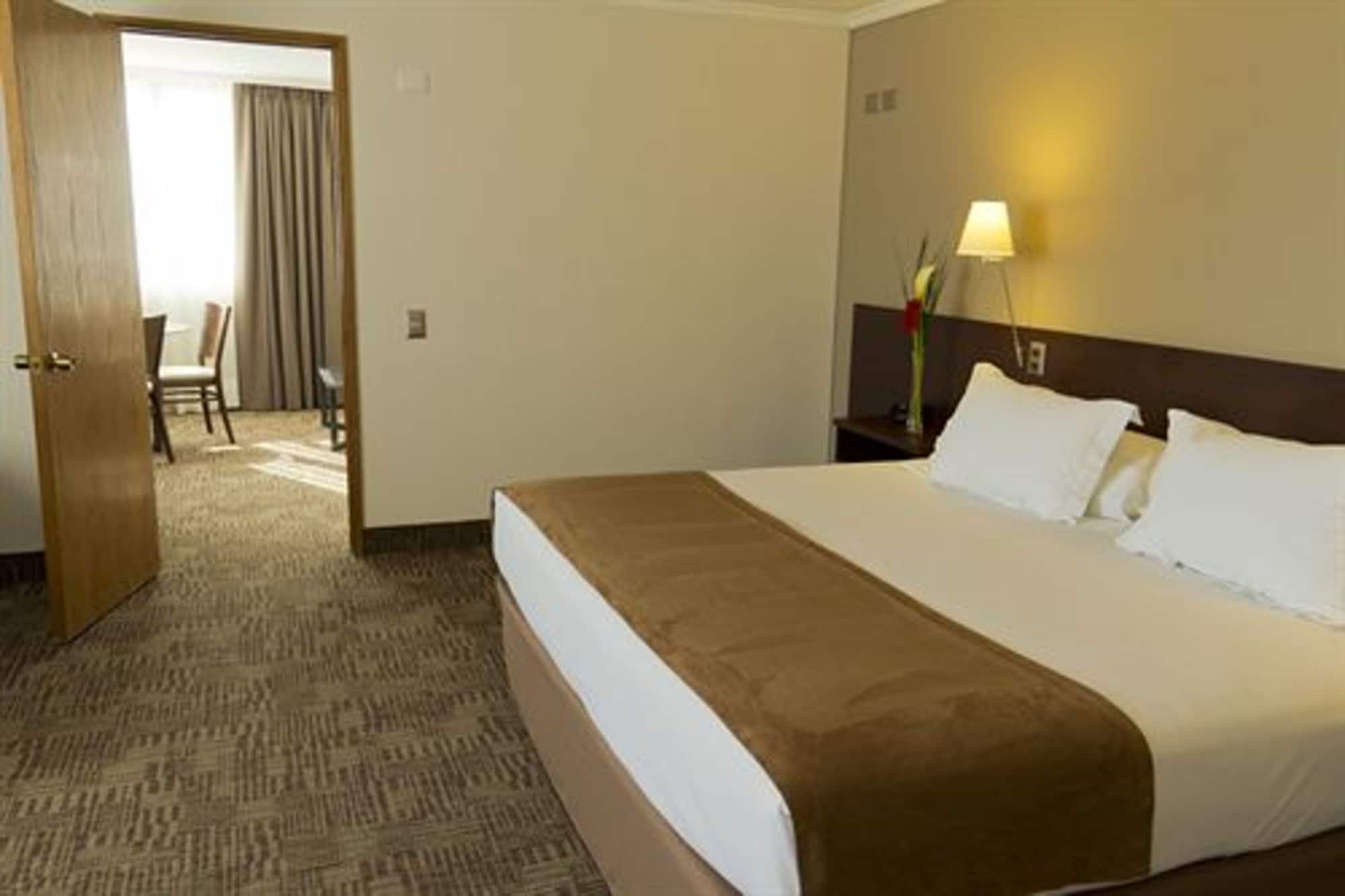 Hotel Director Vitacura Santiago Luaran gambar